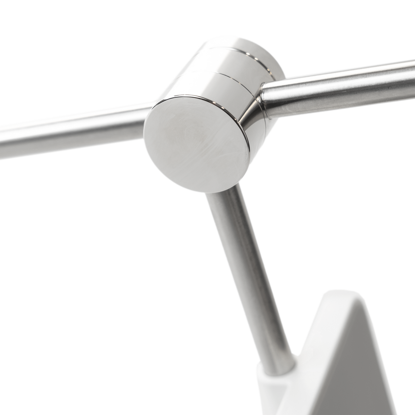 Desk lamp with wireless charger